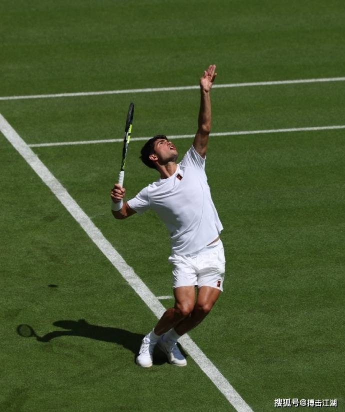 包含阿尔希拉尔冲击冠军，锋线磨合进入关键期的词条