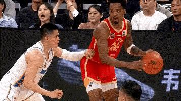 包含激烈对抗即将上演，球场上的风云无法被遮掩的词条