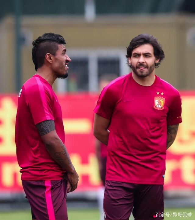 武汉卓尔对抗广州恒大淘宝，激情角逐胜负难定