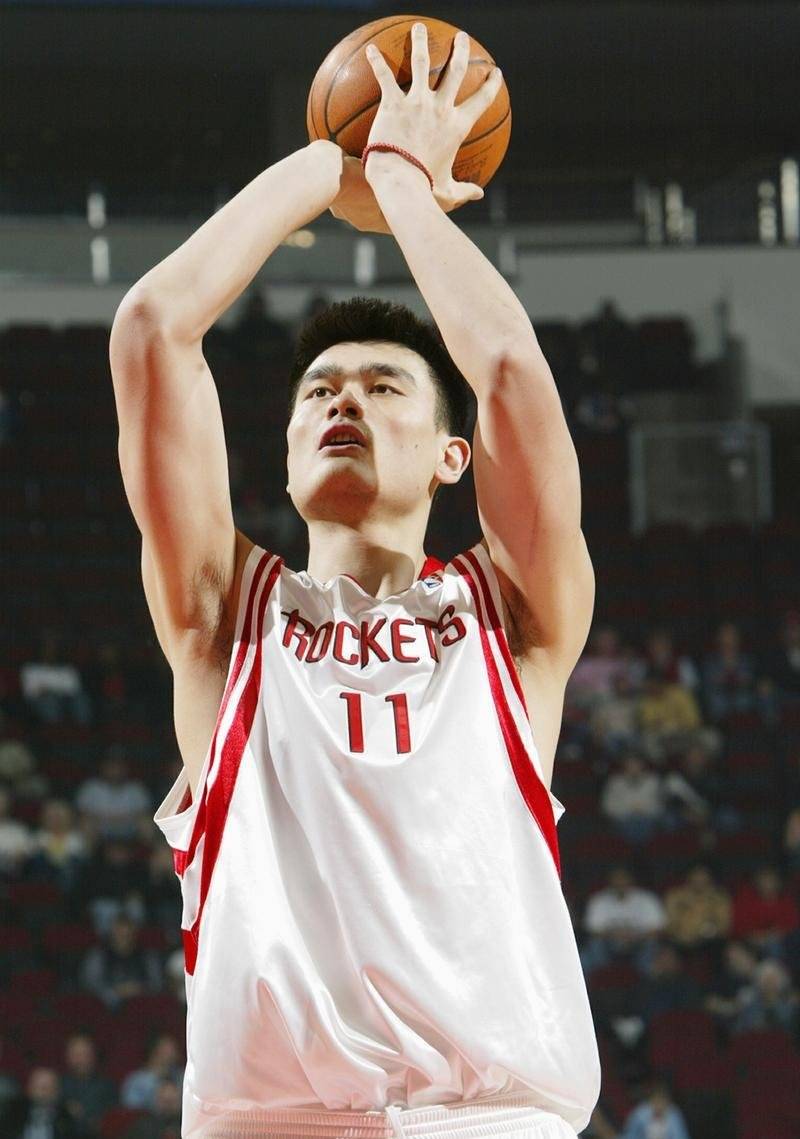 看看篮球赛场上的风云人物，他们俨然明星的简单介绍