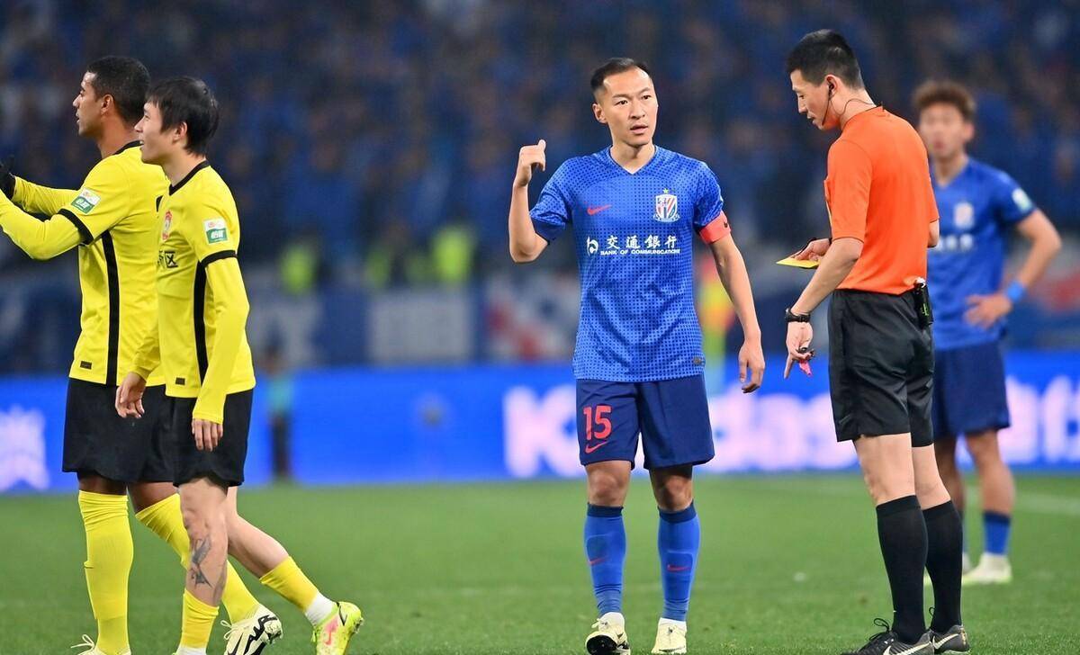 关于亚冠赛场不期而遇灾祸，球迷情绪风雨飘摇的信息