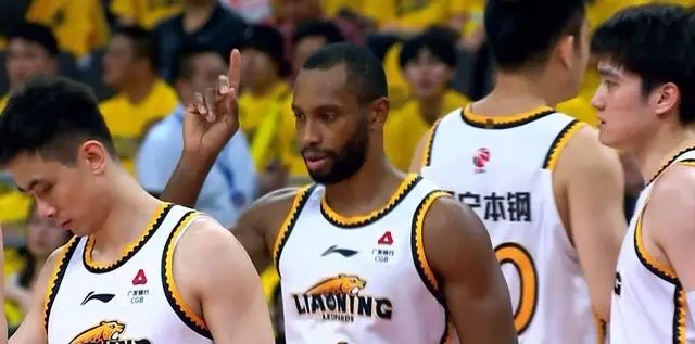 关于意大利球队签下新生力量，引发球迷热议的信息