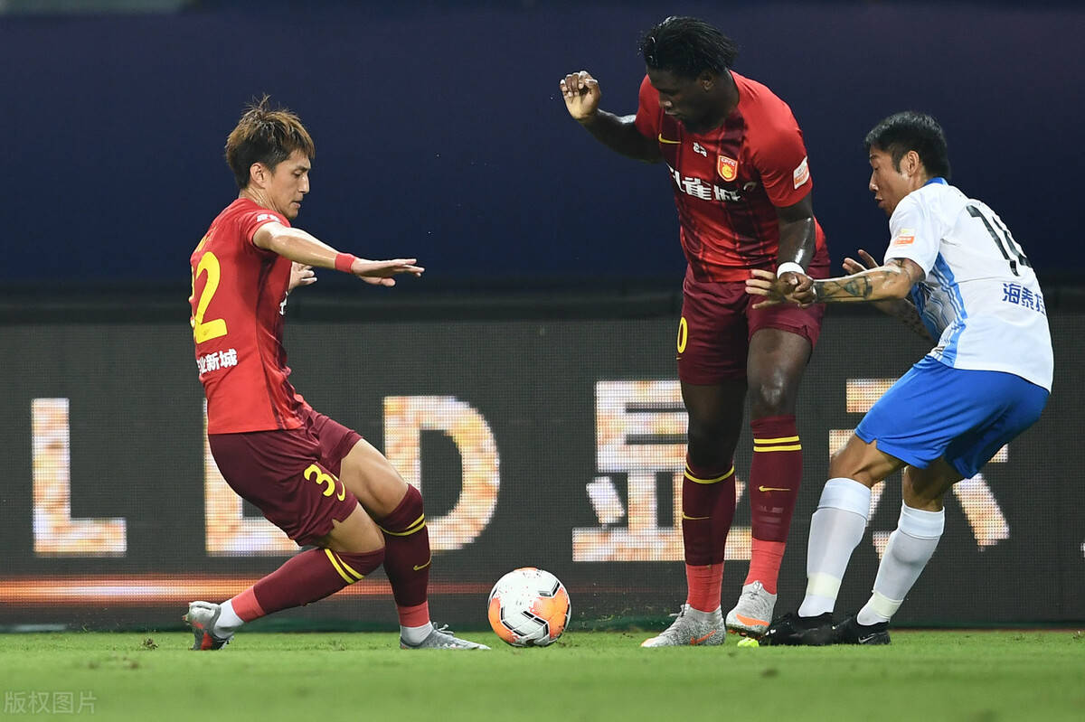 华夏幸福客场险胜，积分榜位置有所提升