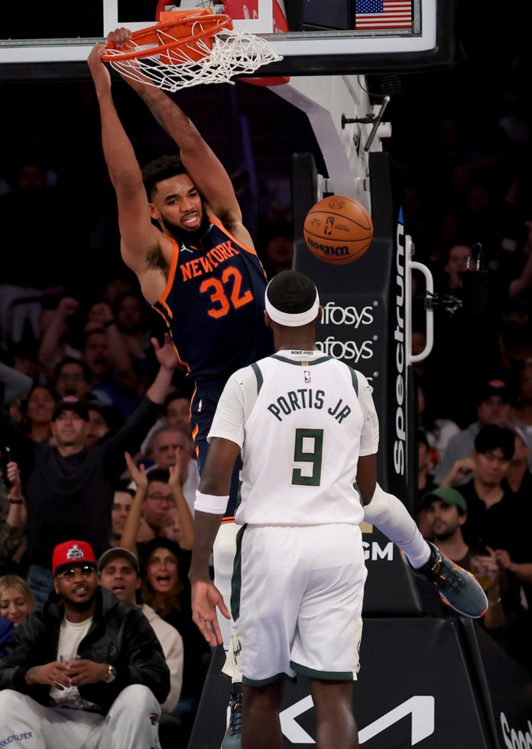 尼克斯客场击败雄鹿，取得连胜